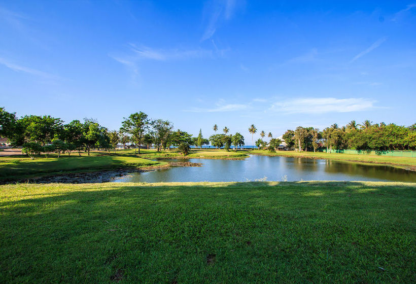 Novotel Chumphon Beach Resort & Golf 11