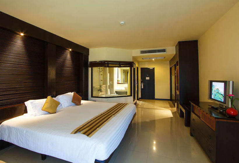 Novotel Chumphon Beach Resort & Golf 13