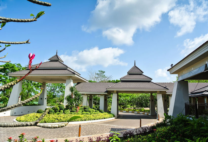 Novotel Chumphon Beach Resort & Golf 2