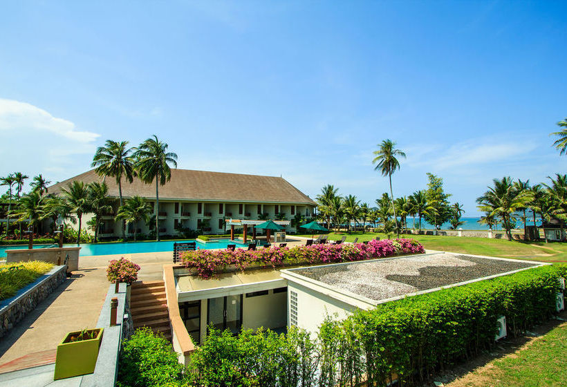 Novotel Chumphon Beach Resort & Golf 3