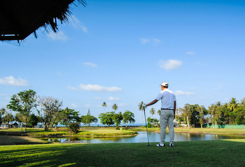 Novotel Chumphon Beach Resort & Golf 9