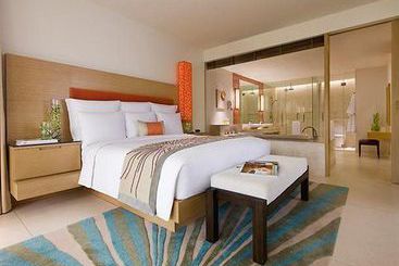 Hotel Renaissance Phuket Resort & Spa 13