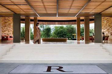 Hotel Renaissance Phuket Resort & Spa 14