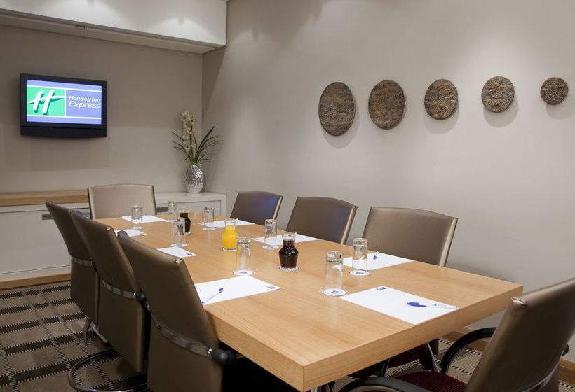 Hotel Holiday Inn Express Sandton Woodmead 8