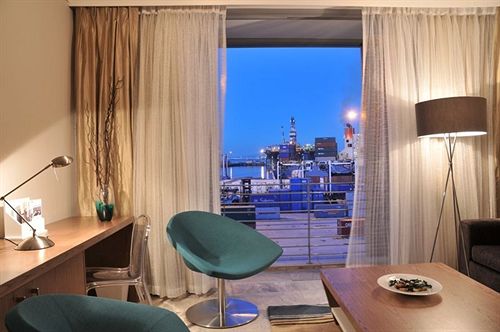 Harbour Bridge Hotel & Suites 11