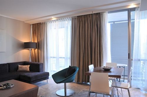 Harbour Bridge Hotel & Suites 13