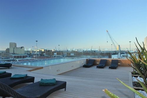 Harbour Bridge Hotel & Suites 14