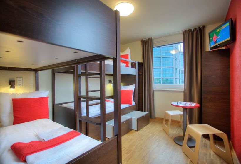 Meininger Hotel Berlin Hauptbahnhof 11