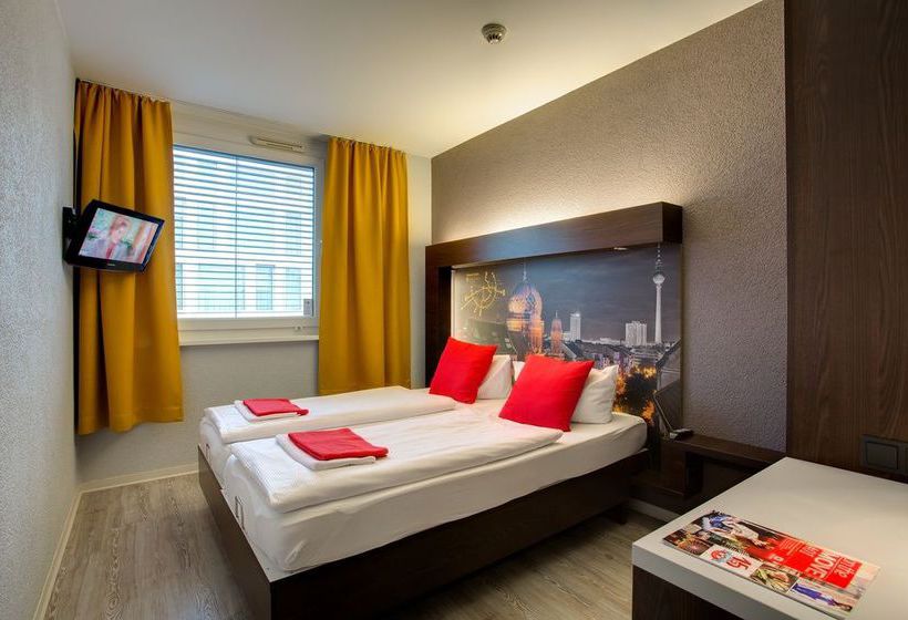 Meininger Hotel Berlin Hauptbahnhof 13