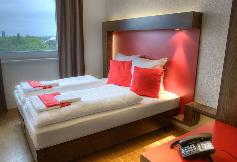 Meininger Hotel Berlin Hauptbahnhof 18