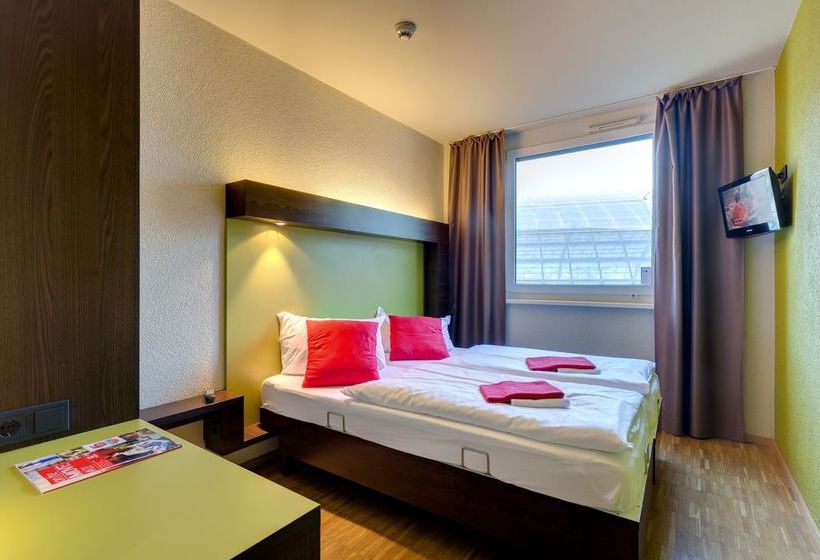 Meininger Hotel Berlin Hauptbahnhof 20