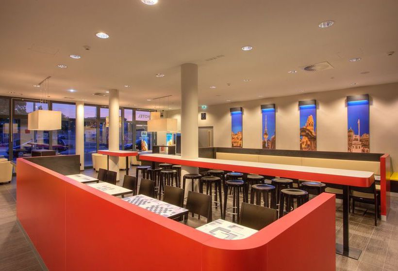 Meininger Hotel Berlin Hauptbahnhof 3