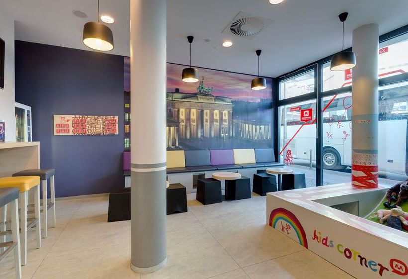 Meininger Hotel Berlin Hauptbahnhof 9