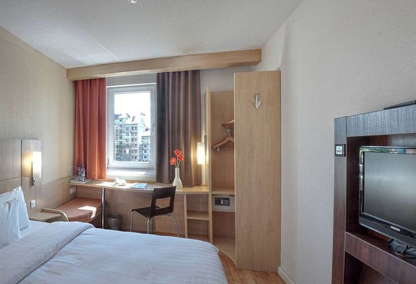 Hotel Ibis Kazan Centre 1