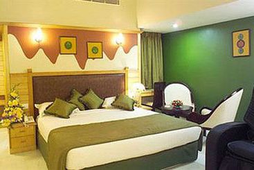 Bell Hotel & convention Centre 6