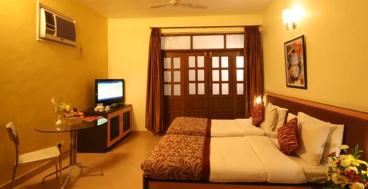 Hotel Neelam The Grand 11