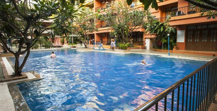 Hotel Neelam The Grand 8