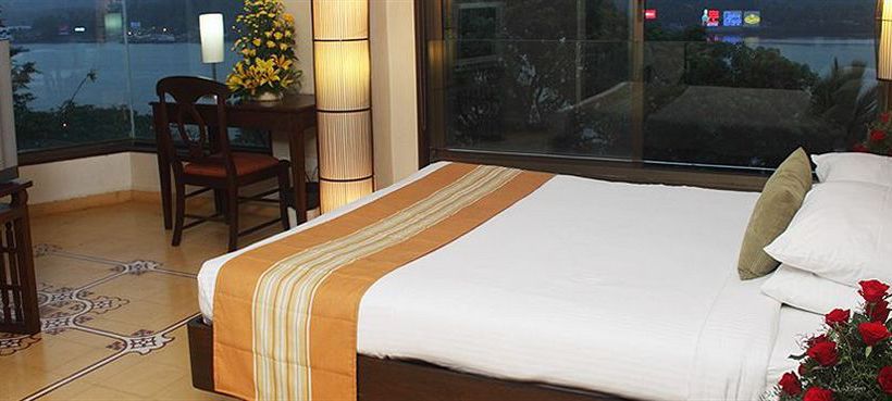 Hotel The Crown Goa Panaji Goa