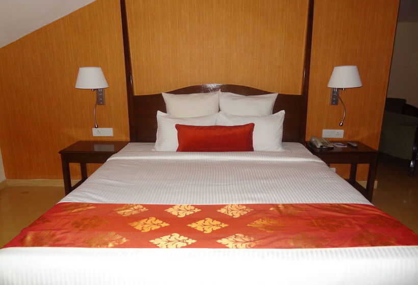 Hotel The Crown Goa 12