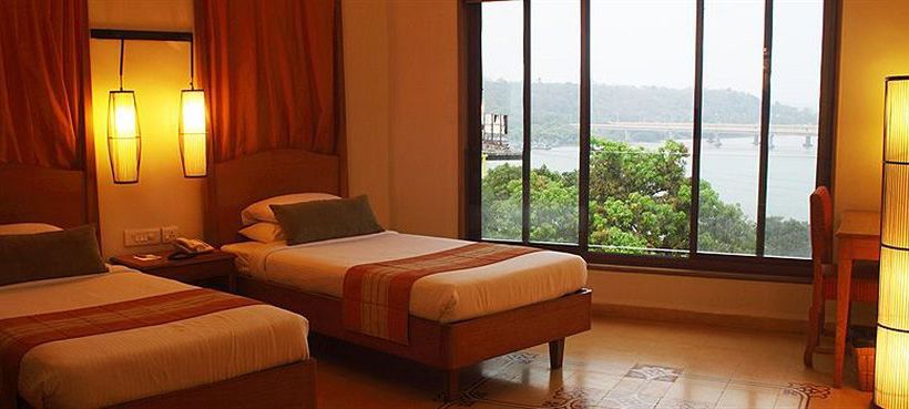 Hotel The Crown Goa 2