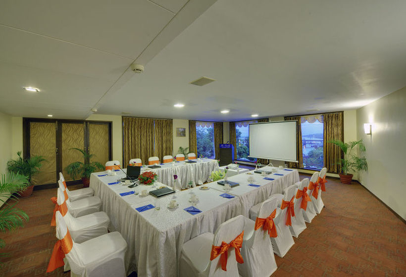 Hotel The Crown Goa 5