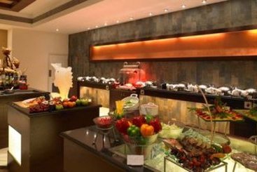 Hotel The Retreat By Zuri 10