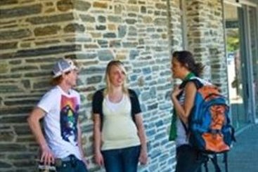 Hotel Base Backpackers Wanaka 2