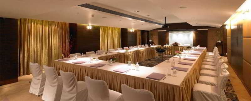 Hotel Royal Orchid Central Pune 12
