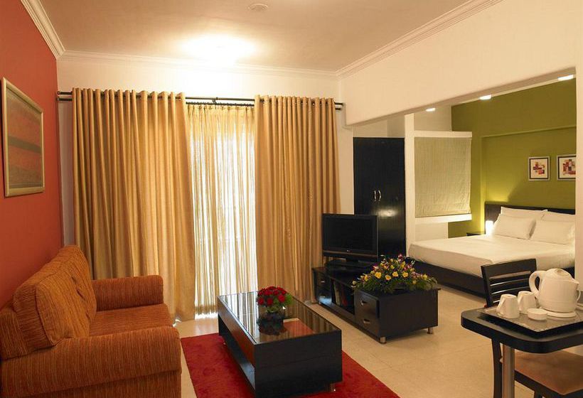 Hotel Royal Orchid Golden Suites 15