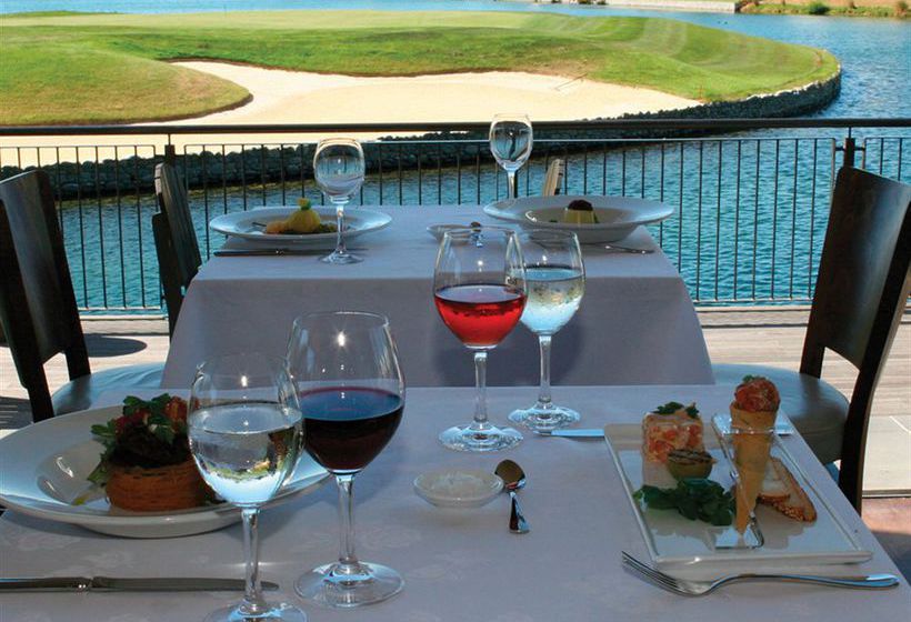 Hotel Peppers Clearwater Resort 11