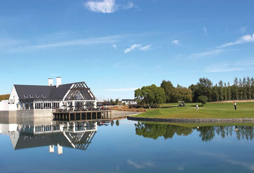 Hotel Peppers Clearwater Resort 16