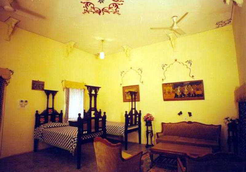 Hotel Jhalamand Garh 2