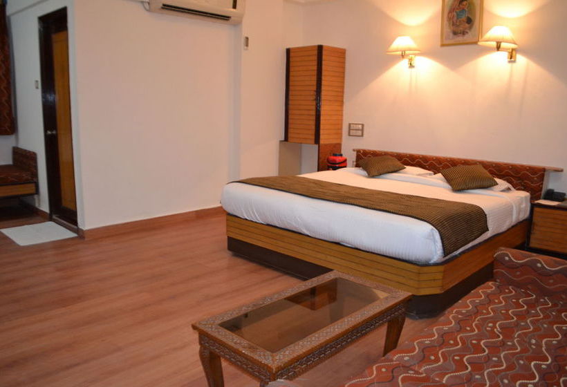 Hotel Chandra Inn 11