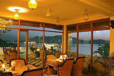 Hotel Jaiwana Haveli 11