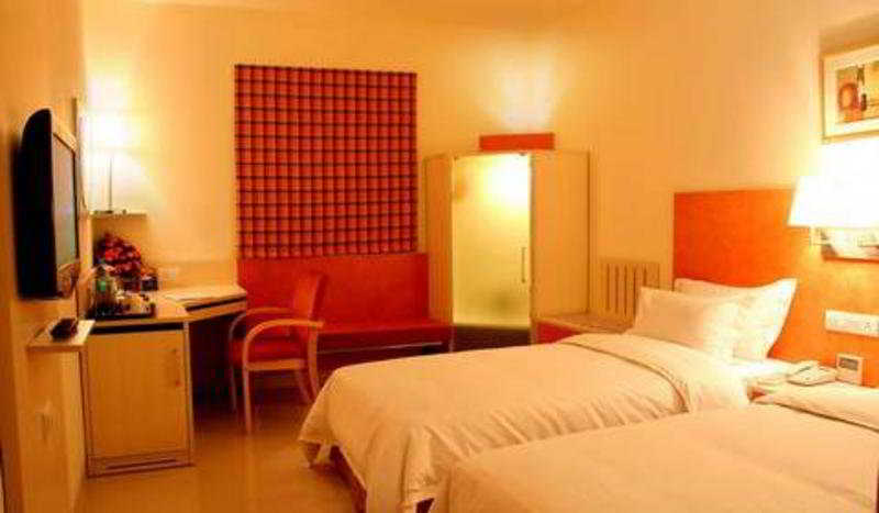 Hotel Aditya Hometel 13