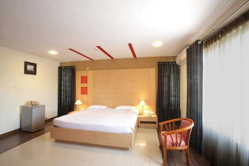 Hotel Oriental Suites Lady Curzon Road 10