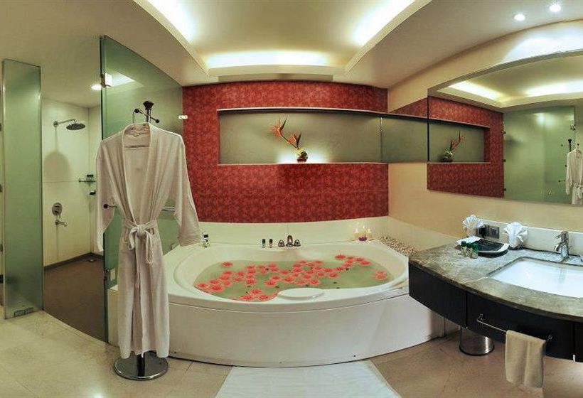 Hotel The Corinthians Resort & Club Pune 10