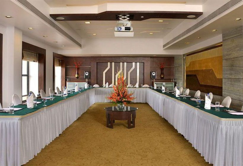 Hotel The Corinthians Resort & Club Pune 4