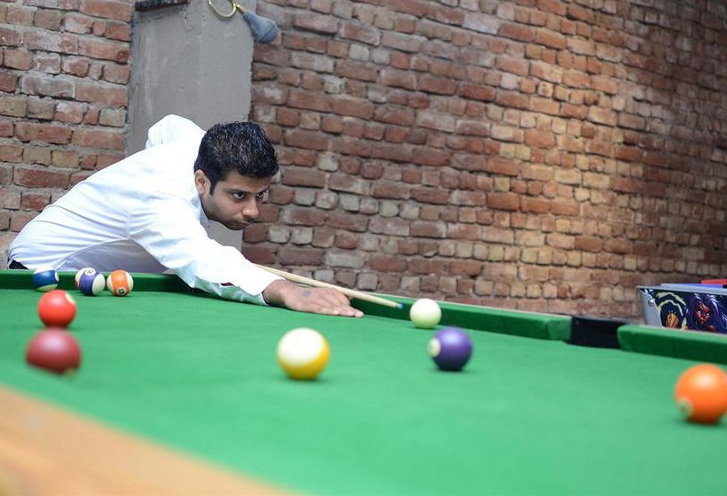 Hotel 32nd Milestone 12