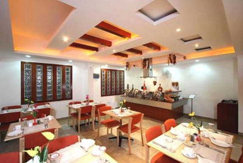 Hotel Grand President 11