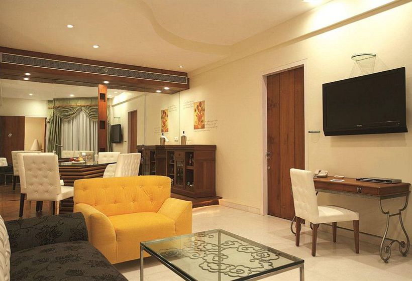 Waterstones Hotel Mumbai 10