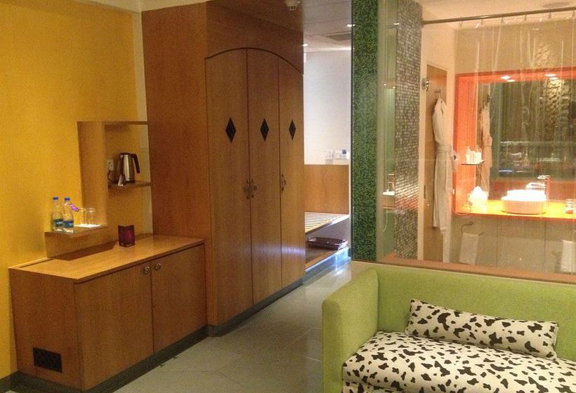 Waterstones Hotel Mumbai 11