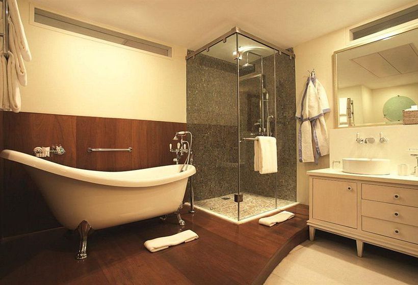 Waterstones Hotel Mumbai 12