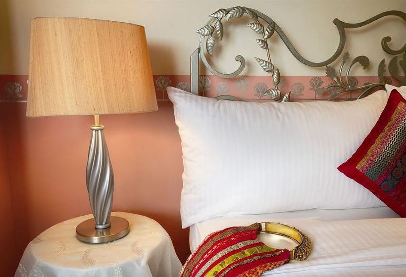 Waterstones Hotel Mumbai 5