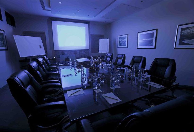 Waterstones Hotel Mumbai 7