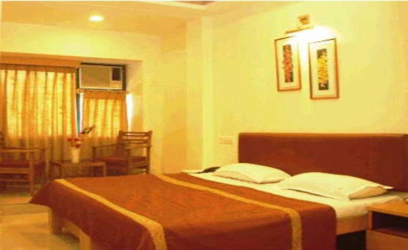 Hotel Bandra Residency 7