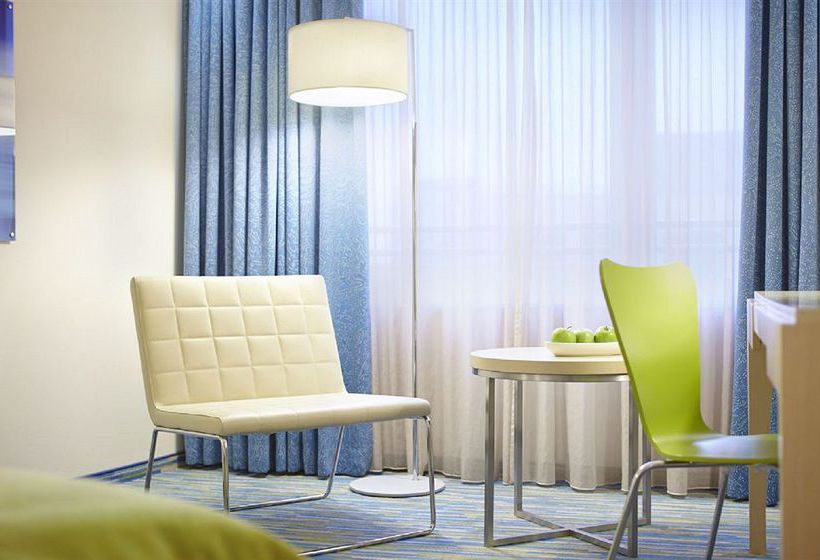 Radisson Blu Hotel Hamburg Airport 10