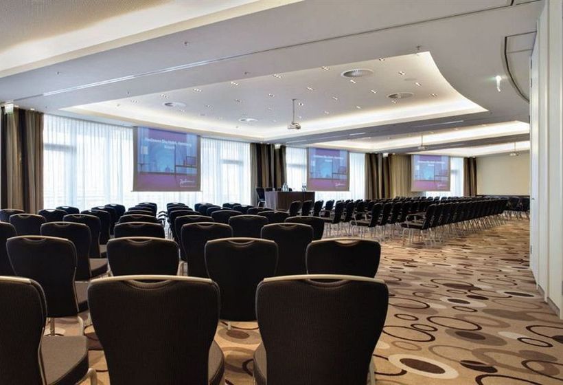 Radisson Blu Hotel Hamburg Airport 20