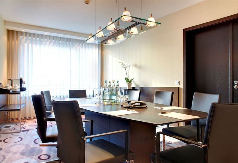 Radisson Blu Hotel Hamburg Airport 9