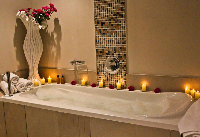 Rockwell All Suites Hotel 6